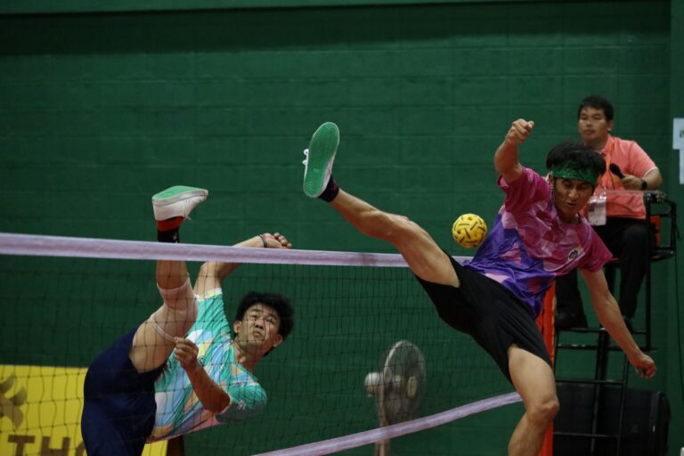 สุดมันส์! ตะกร้อชายทีมม.ศิลปากร เฉือนชนะ ม.วลัยลักษณ์ 2-1 เซต ศึก “ตุมปังเกมส์”